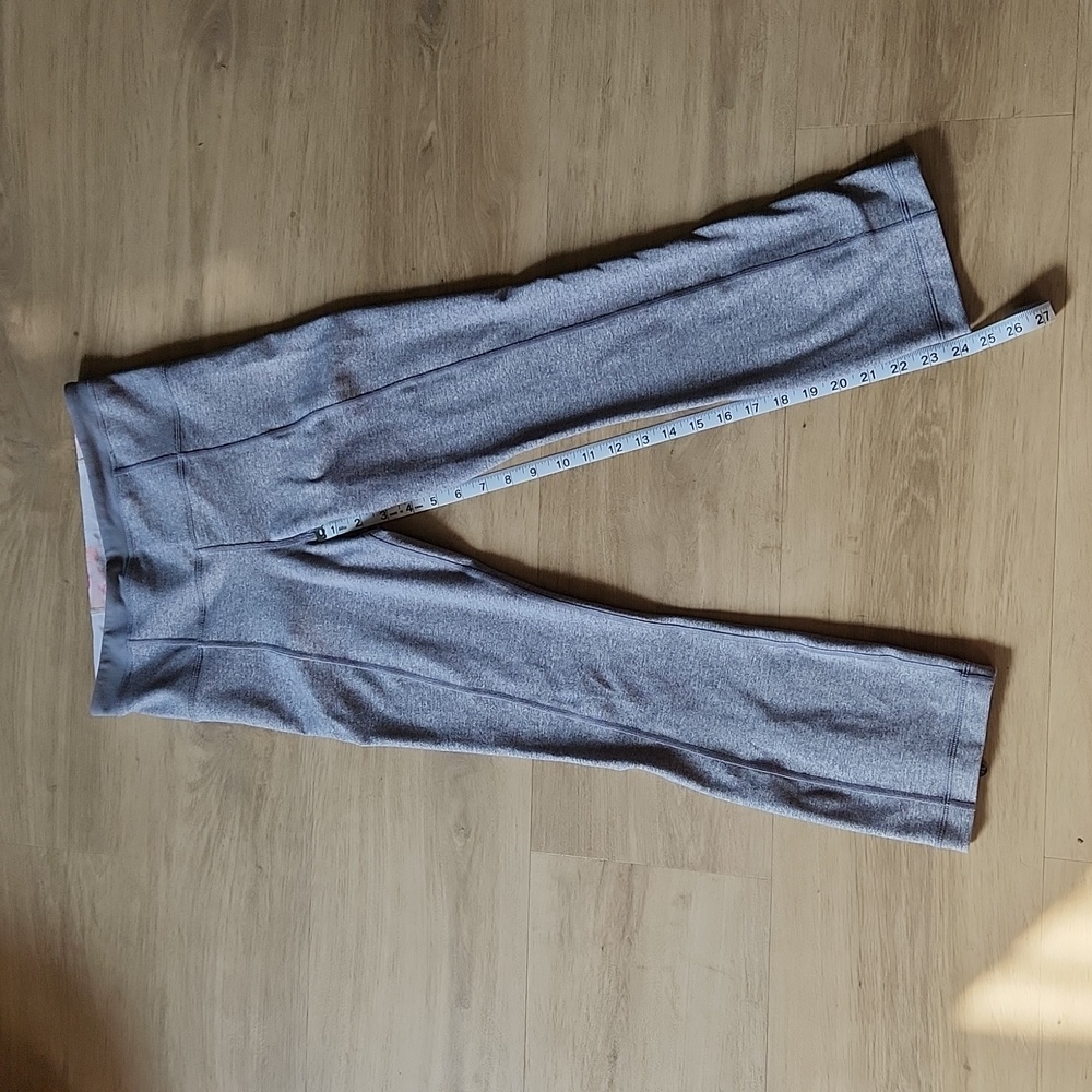Lululemon Crop leggings size 6